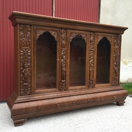 Neobarokowa biblioteka dębowa z 1915 roku 